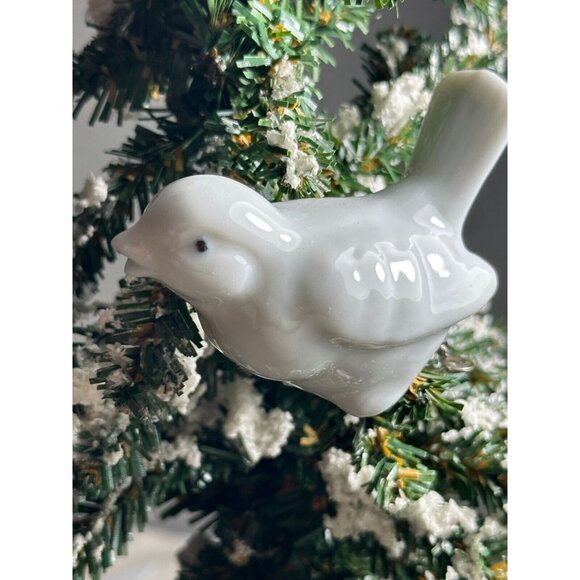White Ceramic Clip on Birds Christmas Tree Ornament 2 ea Vtg Wreath Decor Crafts - Picture 3 of 12
